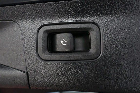 Mercedes-Benz A250 e 9 of 30