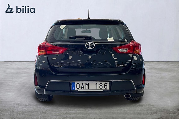 Toyota Auris 5 of 5
