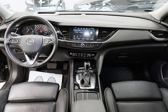 Opel Insignia 12 of 26