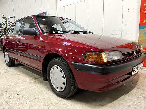 Mazda 323 3 of 5