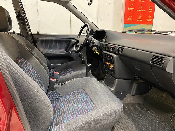 Mazda 323 10 of 14