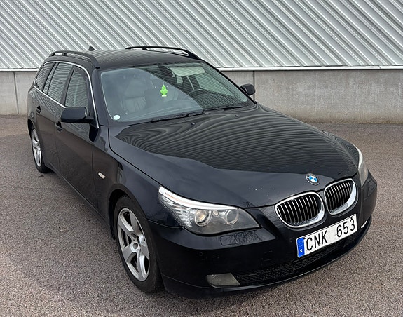 BMW 530i 3 of 5