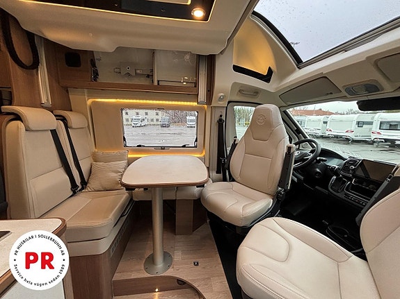 Dreamer Camper van xl 12 of 17
