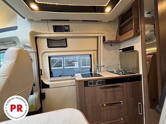 Dreamer Camper van xl 5 of 17