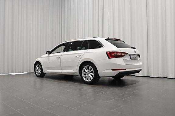 Skoda Superb 3 of 5