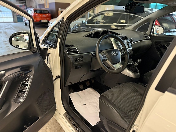 Toyota Verso 12 of 23
