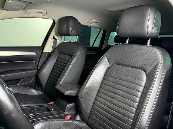 Volkswagen Passat Alltrack 10 of 22