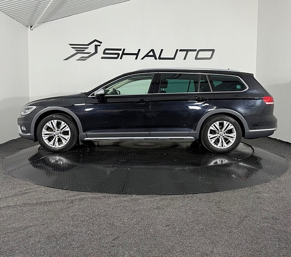 Volkswagen Passat Alltrack 8 of 22