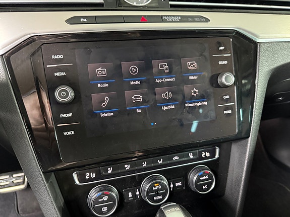 Volkswagen Passat Alltrack 17 of 22