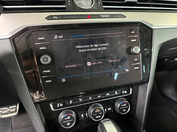 Volkswagen Passat Alltrack 14 of 22