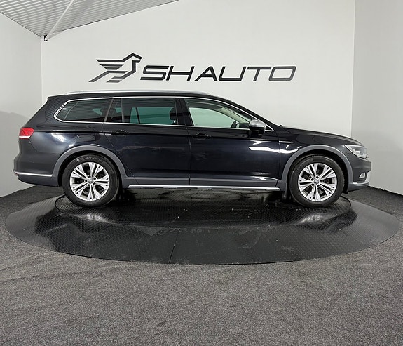 Volkswagen Passat Alltrack 4 of 5