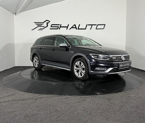 Volkswagen Passat Alltrack 3 of 5