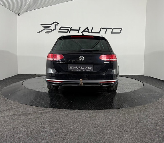 Volkswagen Passat Alltrack 6 of 22