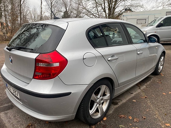 BMW 118d 3 of 5