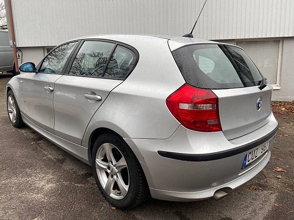 BMW 118d 4 of 5