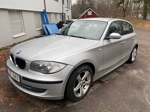 BMW 118d 2 of 5