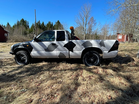 Chevrolet Extended Cab 3 of 8