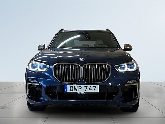 BMW X5 2 of 5