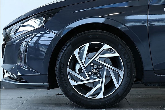 Hyundai i20 2 of 5