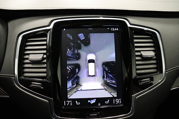 Volvo XC90 23 of 30
