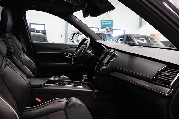 Volvo XC90 11 of 30