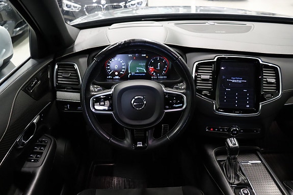 Volvo XC90 15 of 30