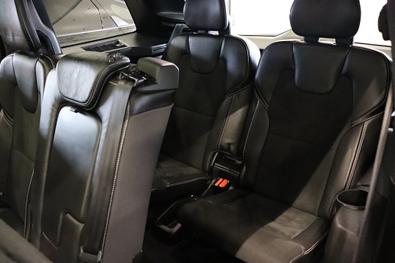 Volvo XC90 14 of 30