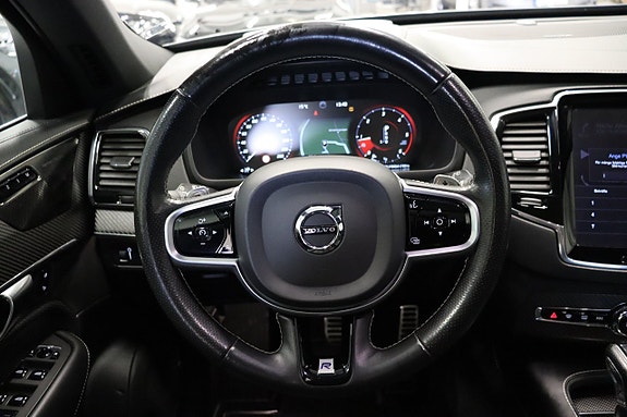 Volvo XC90 16 of 30