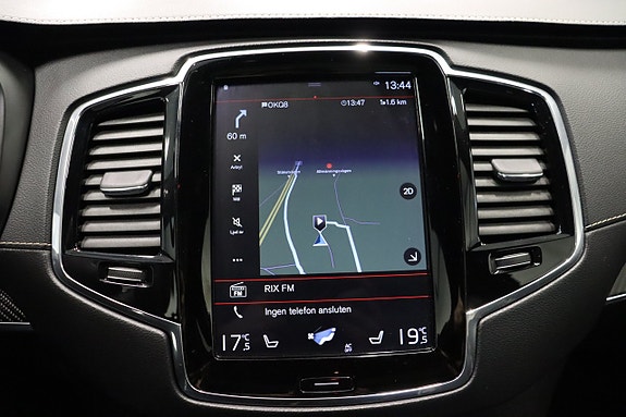 Volvo XC90 24 of 30