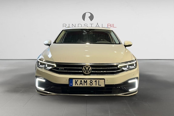 Volkswagen Passat 9 of 19
