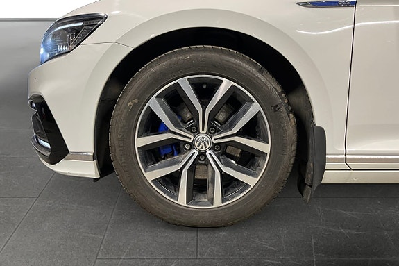 Volkswagen Passat 18 of 19