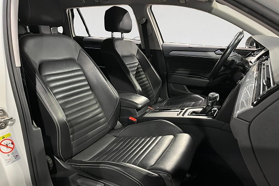 Volkswagen Passat 14 of 19