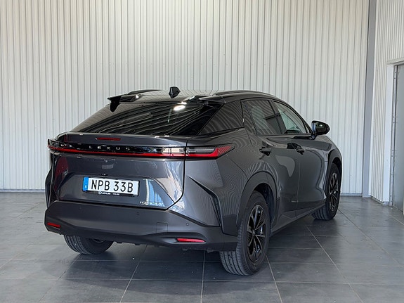 Lexus RZ350e 9 of 28