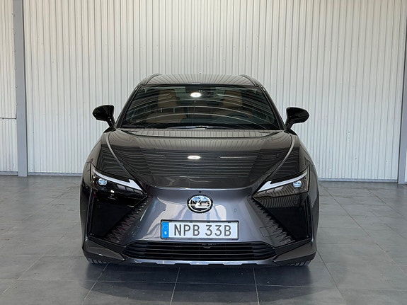 Lexus RZ350e 7 of 28