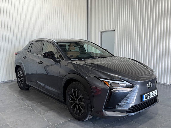 Lexus RZ350e 2 of 28