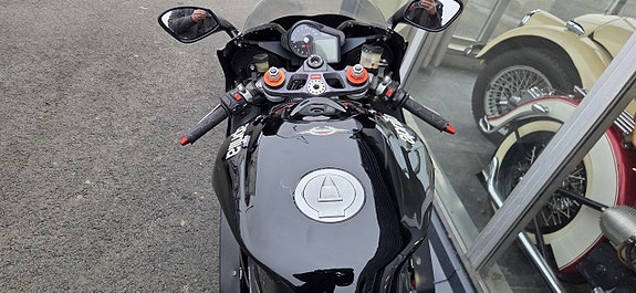 Aprilia RSV 1000 R 139hk 9 of 11