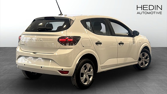 Dacia Sandero 2 of 5