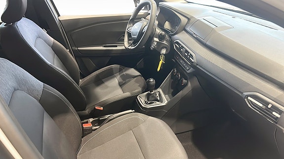 Dacia Sandero 3 of 5