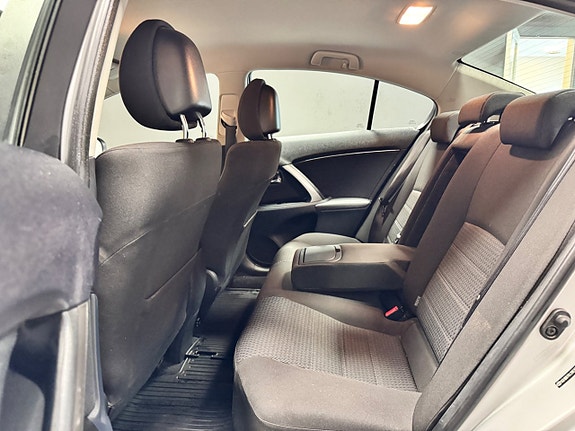 Toyota Avensis 7 of 12