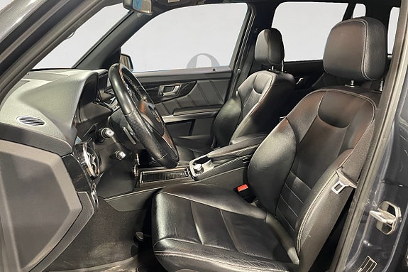 Mercedes-Benz GLK220 3 of 5
