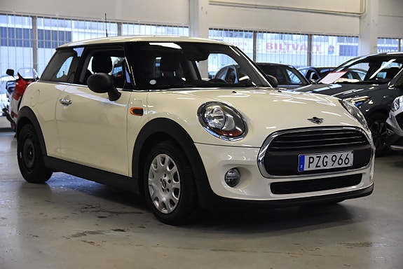 MINI One 2 of 5