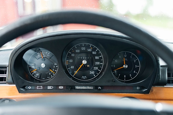 Mercedes-Benz 280 S 9 of 13