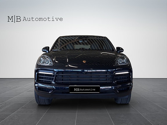 Porsche Cayenne 2 of 5