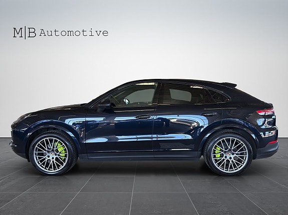 Porsche Cayenne 3 of 5