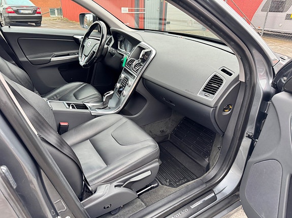 Volvo XC60 20 of 24