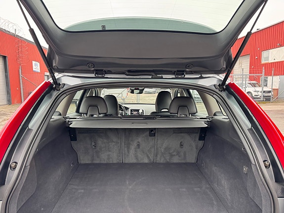 Volvo XC60 13 of 24
