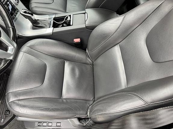 Volvo XC60 12 of 24