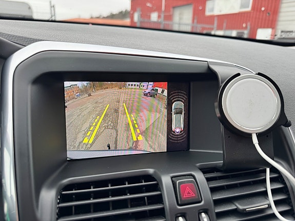 Volvo XC60 2 of 24