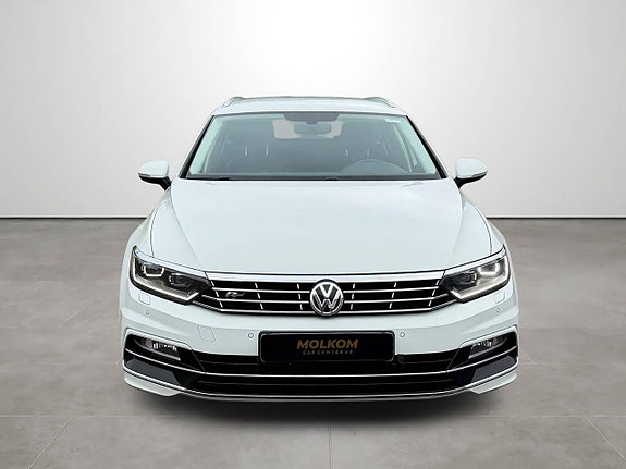 Volkswagen Passat 2 of 5
