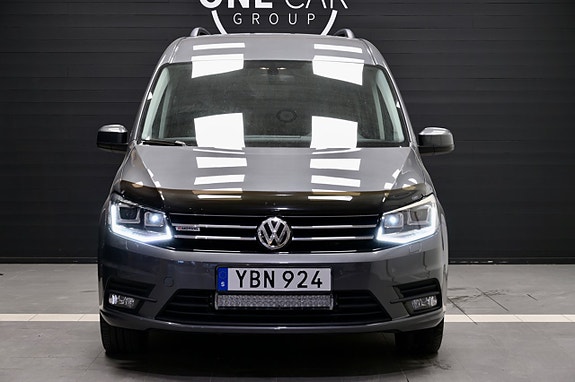 Volkswagen Caddy Maxi 2 of 5